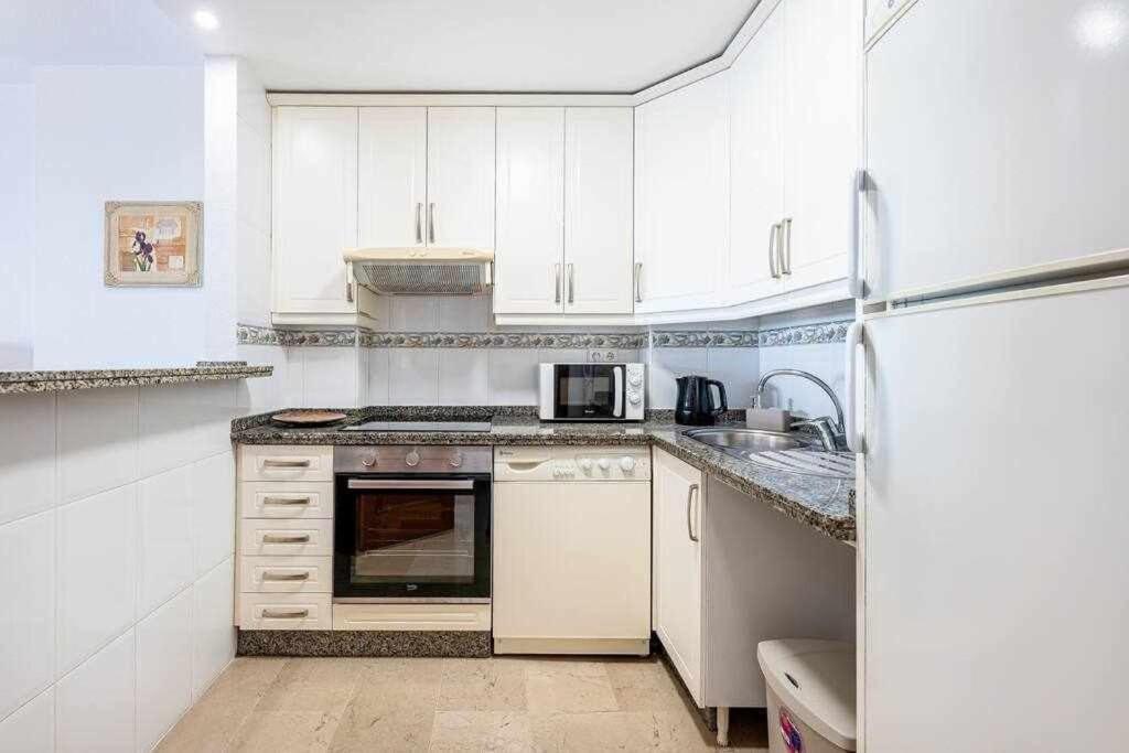797 Holiday Rentals- Hermoso Apartamento Para 4 En Benalmádena Exteriér fotografie
