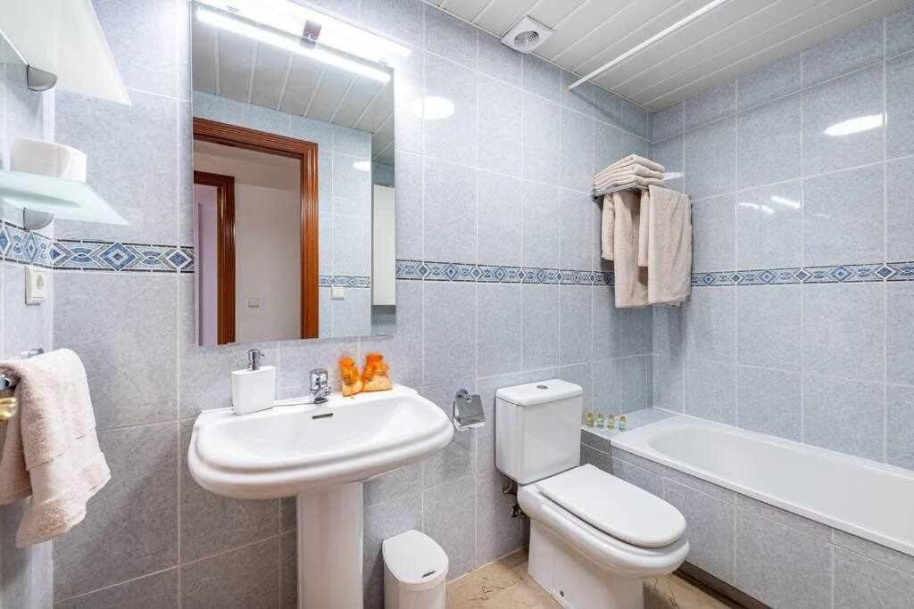 797 Holiday Rentals- Hermoso Apartamento Para 4 En Benalmádena Exteriér fotografie